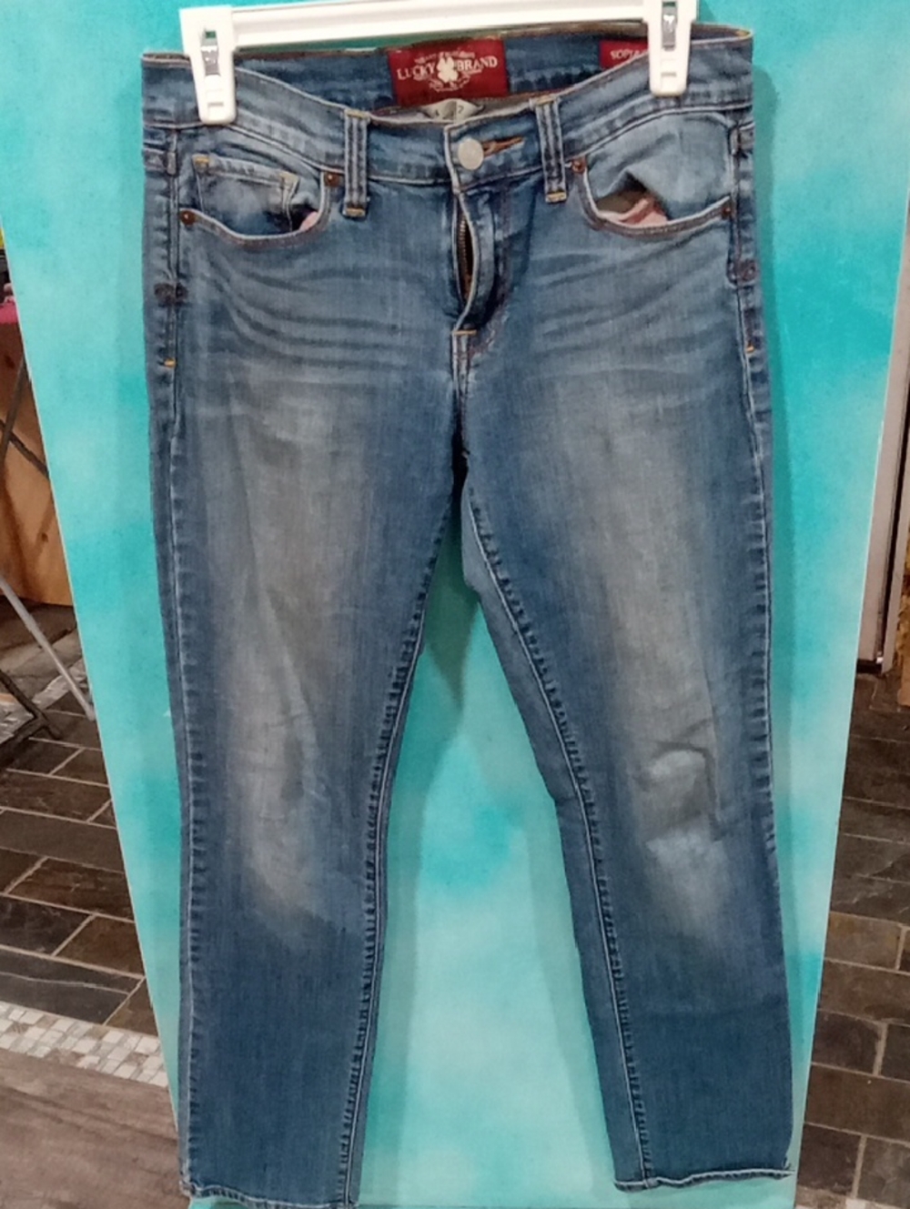 (436) Lucky Brand Women's Mid Wash Skinny Jeans